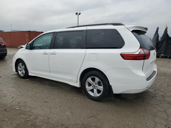 5TDKZ3DC5LS035946 2020 TOYOTA SIENNA - Image 2