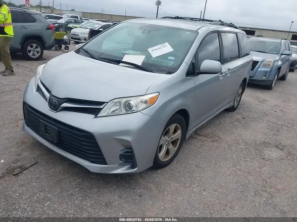 5TDKZ3DC5LS039012 2020 TOYOTA SIENNA - Image 2