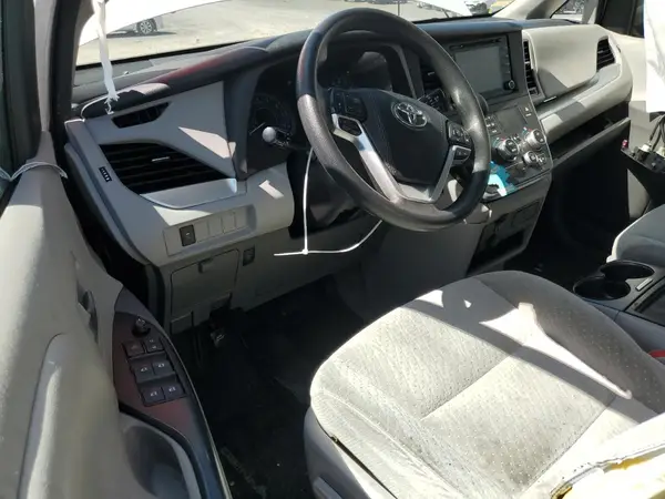 5TDKZ3DC5LS047613 2020 TOYOTA SIENNA - Image 8