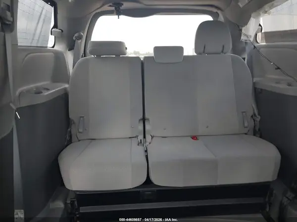 5TDKZ3DC5LS082717 2020 TOYOTA SIENNA - Image 8