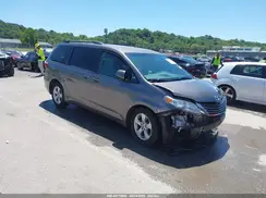 5TDKZ3DC6HS800928 2017 TOYOTA SIENNA