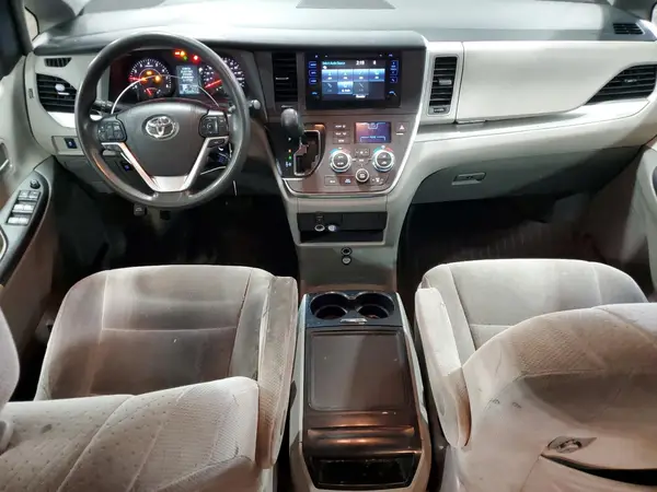5TDKZ3DC6HS808737 2017 TOYOTA SIENNA - Image 8