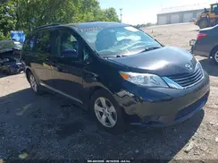 5TDKZ3DC6HS809760 2017 TOYOTA SIENNA