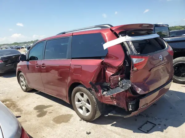 5TDKZ3DC6HS811217 2017 TOYOTA SIENNA - Image 2