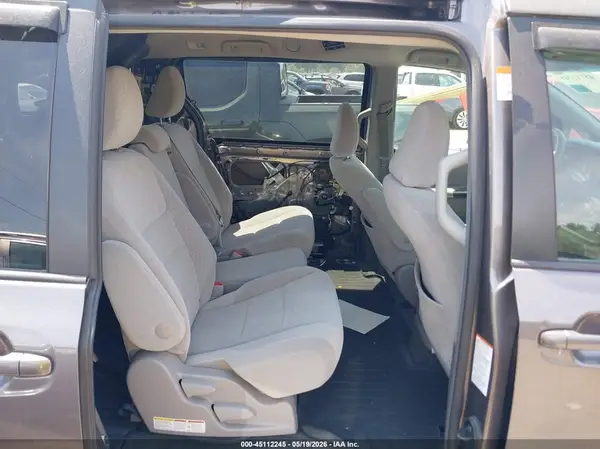 5TDKZ3DC6HS816658 2017 TOYOTA SIENNA - Image 8