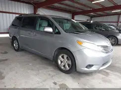 5TDKZ3DC6HS829782 2017 TOYOTA SIENNA