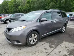 5TDKZ3DC6HS829877 2017 TOYOTA SIENNA