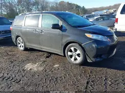 5TDKZ3DC6HS830737 2017 TOYOTA SIENNA