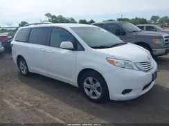 5TDKZ3DC6HS836439 2017 TOYOTA SIENNA