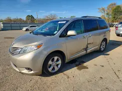 5TDKZ3DC6HS847957 2017 TOYOTA SIENNA
