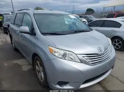 5TDKZ3DC6HS850566 2017 TOYOTA SIENNA
