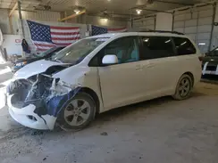5TDKZ3DC6HS860045 2017 TOYOTA SIENNA