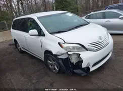 5TDKZ3DC6HS863138 2017 TOYOTA SIENNA