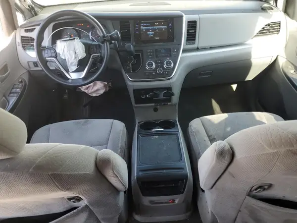 5TDKZ3DC6HS865973 2017 TOYOTA SIENNA - Image 8