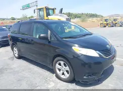 5TDKZ3DC6HS882997 2017 TOYOTA SIENNA