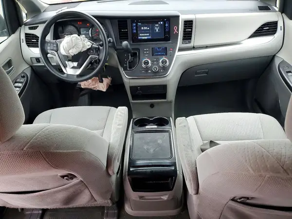 5TDKZ3DC6HS887228 2017 TOYOTA SIENNA - Image 8