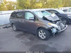 5TDKZ3DC6HS893689 2017 TOYOTA SIENNA