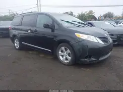 5TDKZ3DC6HS895295 2017 TOYOTA SIENNA