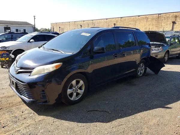 5TDKZ3DC6JS903191 2018 TOYOTA SIENNA - Image 1