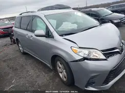 5TDKZ3DC6JS904910 2018 TOYOTA SIENNA