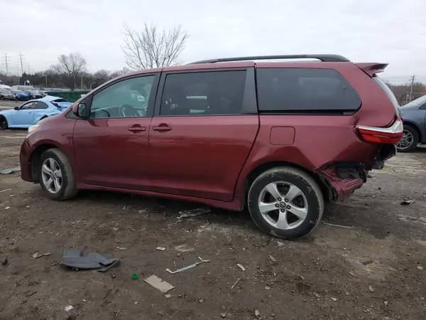 5TDKZ3DC6JS906091 2018 TOYOTA SIENNA - Image 2