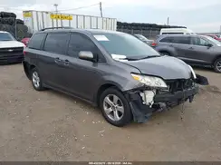 5TDKZ3DC6JS906754 2018 TOYOTA SIENNA