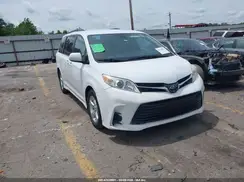 5TDKZ3DC6JS909072 2018 TOYOTA SIENNA