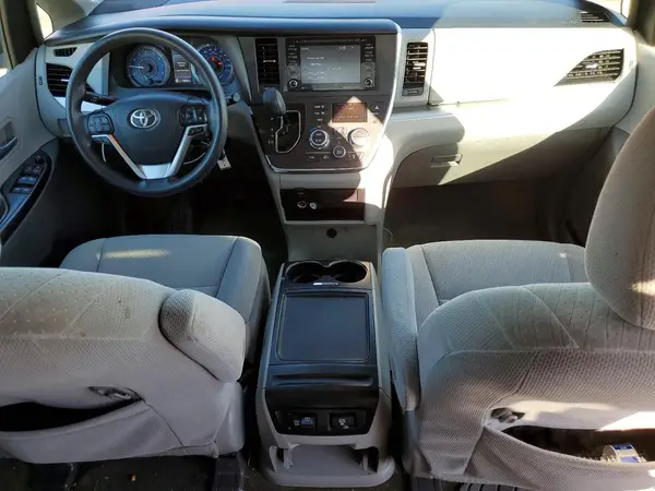 5TDKZ3DC6JS909797 2018 TOYOTA SIENNA - Image 8