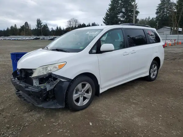 5TDKZ3DC6JS922890 2018 TOYOTA SIENNA