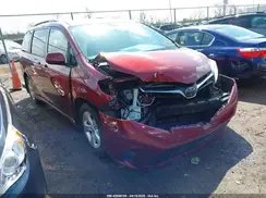 5TDKZ3DC6JS937924 2018 TOYOTA SIENNA
