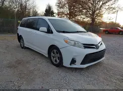 5TDKZ3DC6JS939298 2018 TOYOTA SIENNA