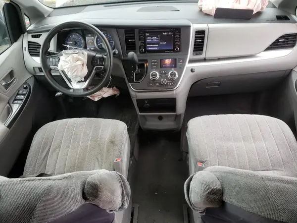 5TDKZ3DC6JS944274 2018 TOYOTA SIENNA - Image 8