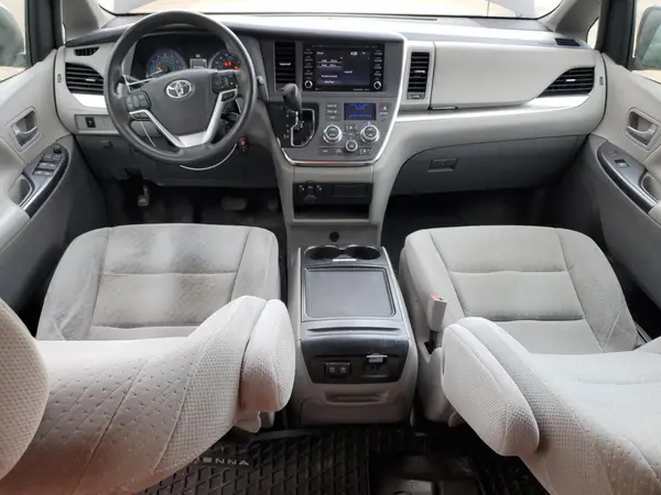 5TDKZ3DC6JS954500 2018 TOYOTA SIENNA - Image 8
