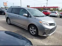 5TDKZ3DC6JS954674 2018 TOYOTA SIENNA