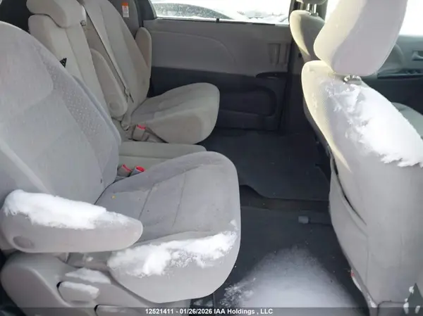 5TDKZ3DC6JS956442 2018 TOYOTA SIENNA - Image 8