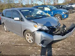 5TDKZ3DC6JS962757 2018 TOYOTA SIENNA
