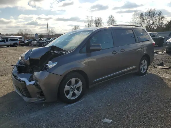 5TDKZ3DC6KS008804 2019 TOYOTA SIENNA - Image 1