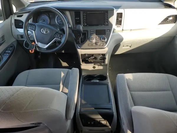 5TDKZ3DC6KS008804 2019 TOYOTA SIENNA - Image 8
