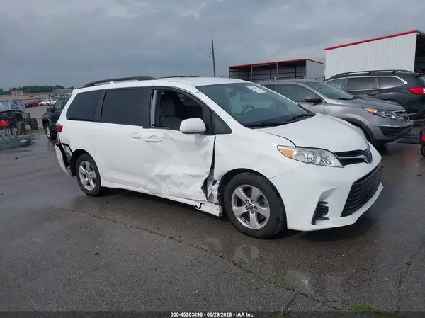 5TDKZ3DC6KS010276 2019 TOYOTA SIENNA - Image 1