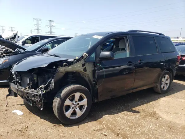5TDKZ3DC6KS016742 2019 TOYOTA SIENNA - Image 1
