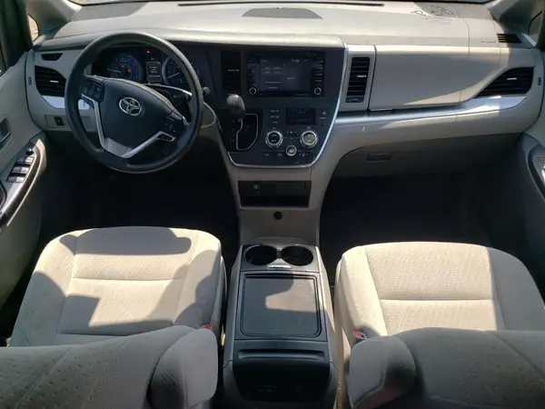 5TDKZ3DC6KS016742 2019 TOYOTA SIENNA - Image 8