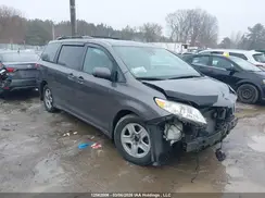 5TDKZ3DC6KS974070 2019 TOYOTA SIENNA