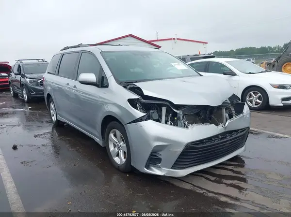 5TDKZ3DC6KS978846 2019 TOYOTA SIENNA - Image 1