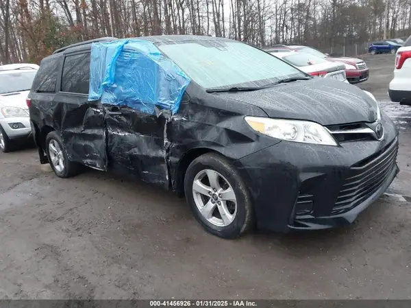5TDKZ3DC6KS988342 2019 TOYOTA SIENNA - Image 1