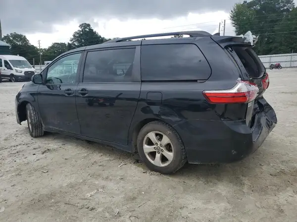 5TDKZ3DC6KS990334 2019 TOYOTA SIENNA - Image 2