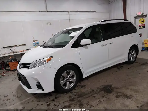 5TDKZ3DC6LS021960 2020 TOYOTA SIENNA - Image 2