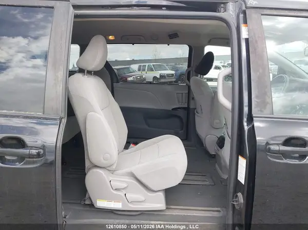 5TDKZ3DC6LS030707 2020 TOYOTA SIENNA - Image 8
