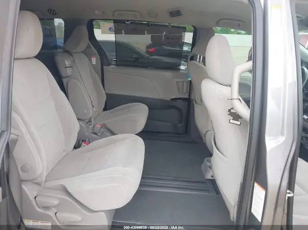 5TDKZ3DC6LS030934 2020 TOYOTA SIENNA - Image 8