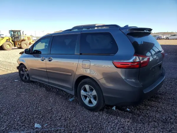 5TDKZ3DC6LS031226 2020 TOYOTA SIENNA - Image 2