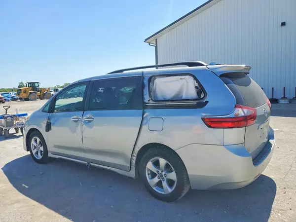 5TDKZ3DC6LS032960 2020 TOYOTA SIENNA - Image 2